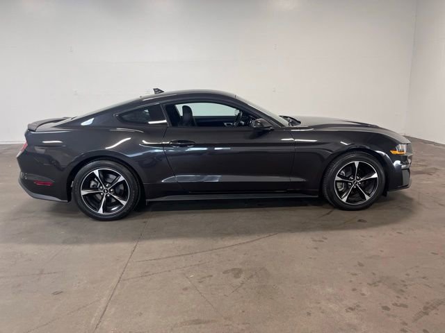 Used 2022 Ford Mustang Coupe image 2