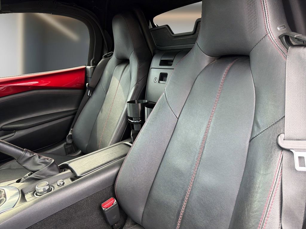 Used 2019 MAZDA MX-5 Miata Grand Touring w/ GT-S Package RWD image 12