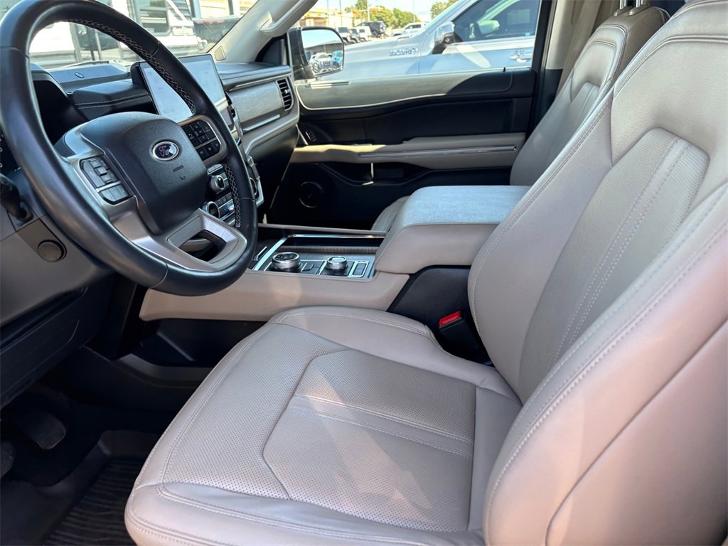 Used 2024 Ford Expedition Limited image 10