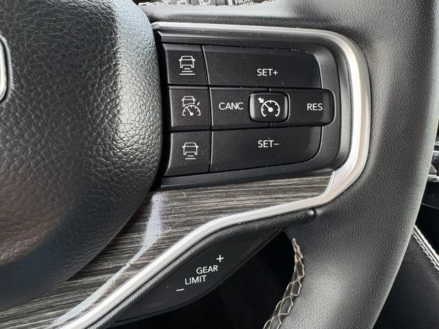 Used 2024 Jeep Wagoneer L Series II w/ Flexible Seating Group AWD/4WD image 26
