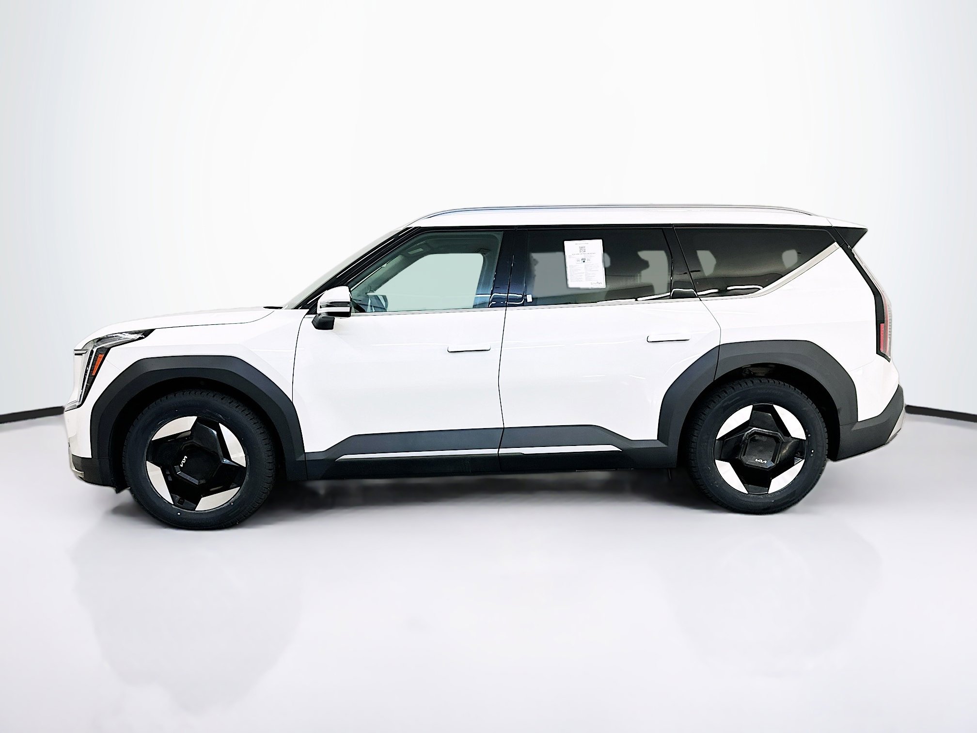 Used 2024 Kia EV9 Wind image 4