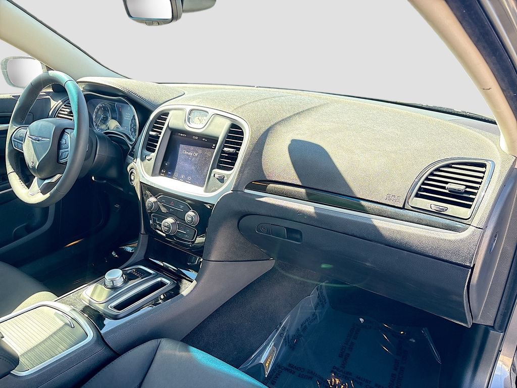 Used 2023 Chrysler 300 Touring w/ Sport Appearance Package RWD image 26