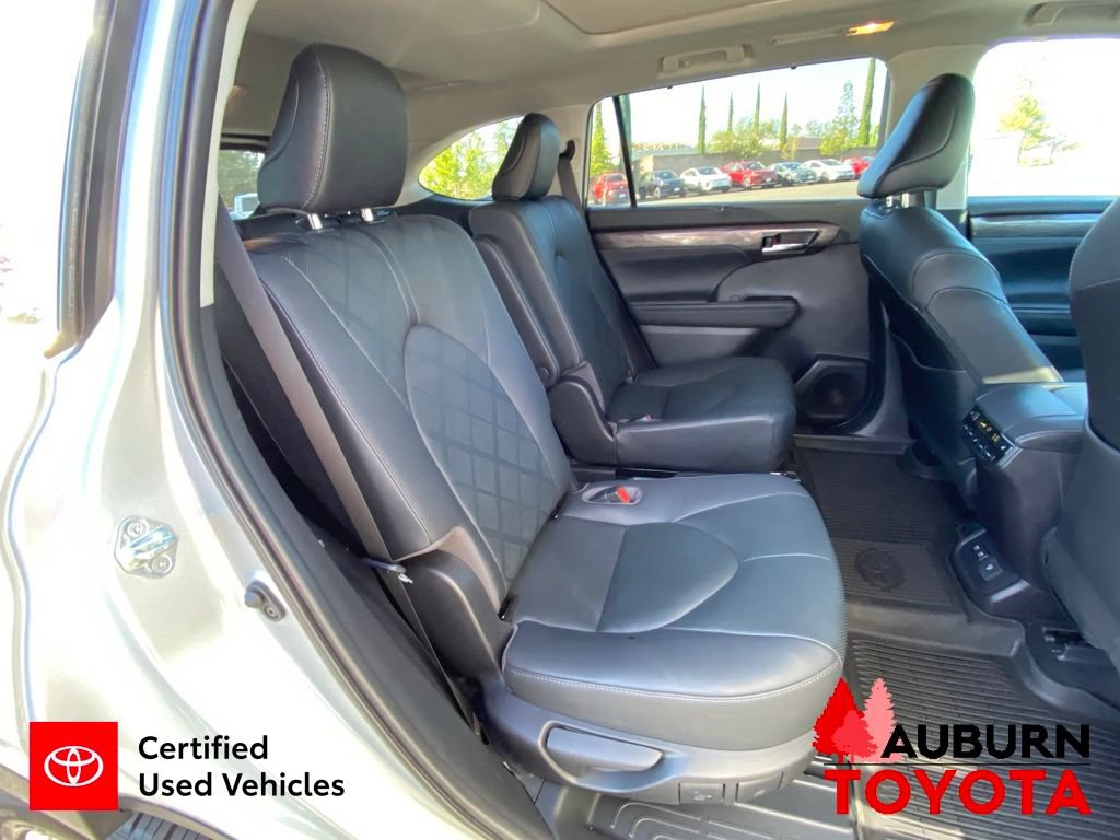 Certified 2020 Toyota Highlander Platinum AWD/4WD image 22