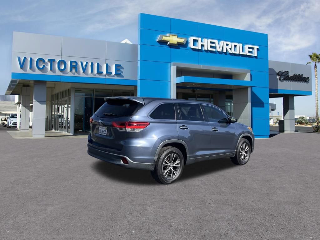Used 2019 Toyota Highlander LE FWD image 5