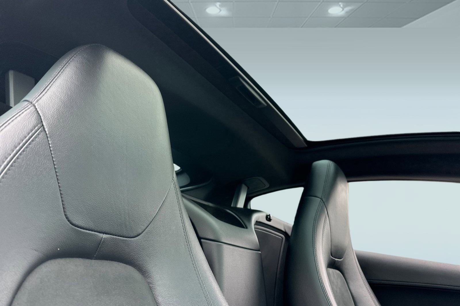 Used 2015 Jaguar F-TYPE Coupe image 15