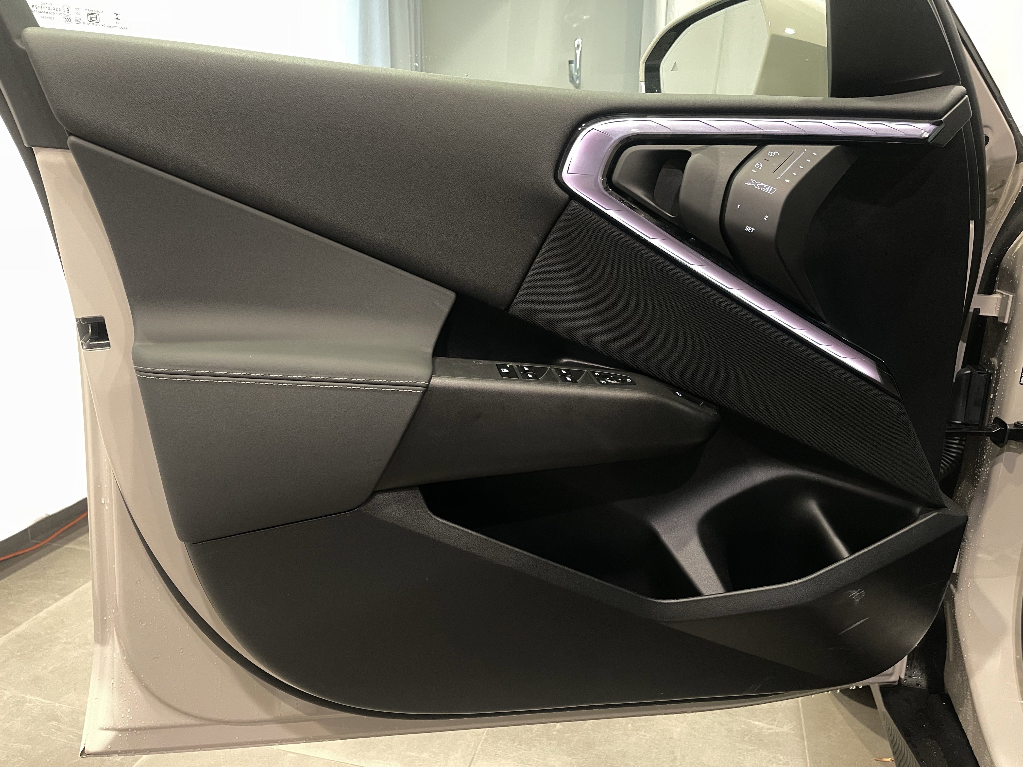 Used 2025 BMW X3 xDrive30i w/ Convenience Package image 12