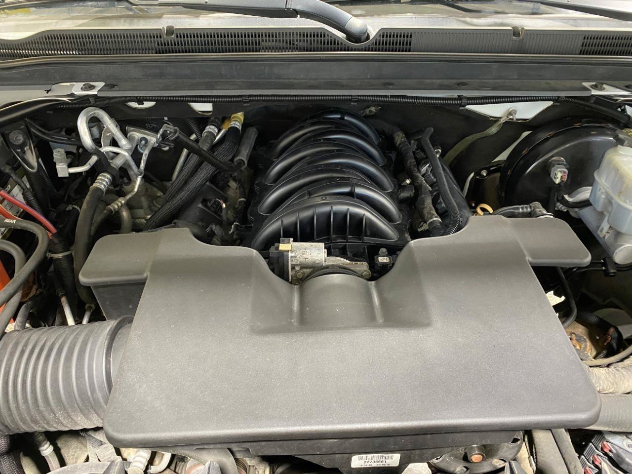 Used 2020 Chevrolet Suburban LT w/ RST Edition AWD/4WD image 28