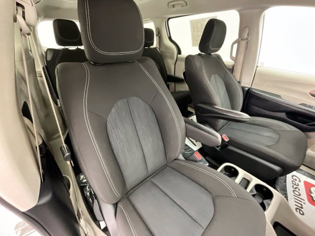 Used 2024 Chrysler Voyager LX FWD image 6