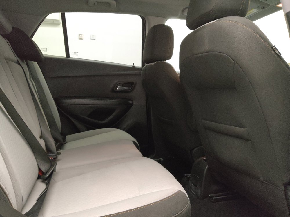 Used 2022 Chevrolet Trax LS w/ Tint and Cruise Package FWD image 19