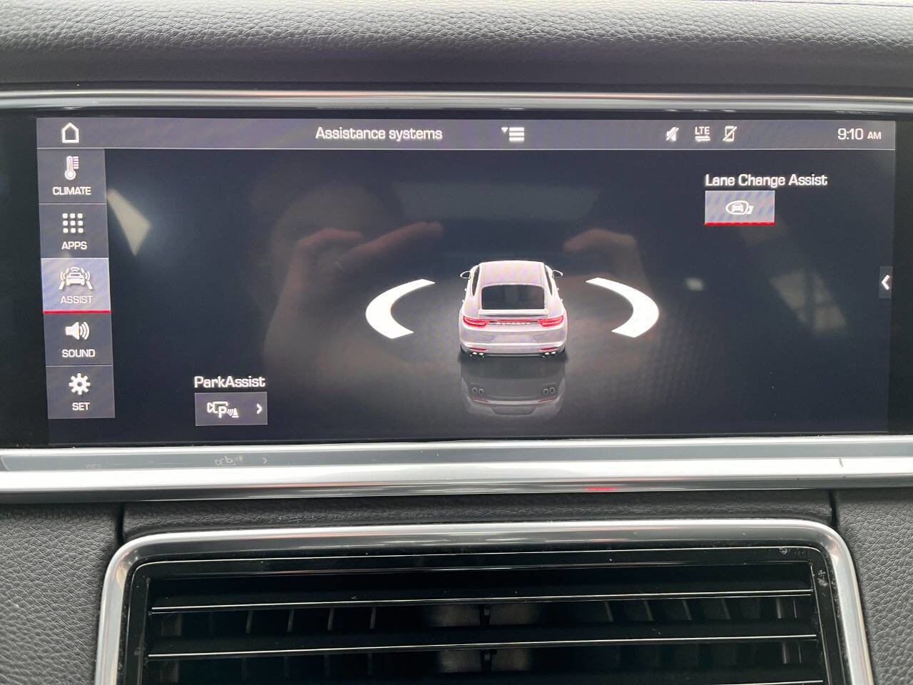 Used 2019 Porsche Panamera 4 image 15