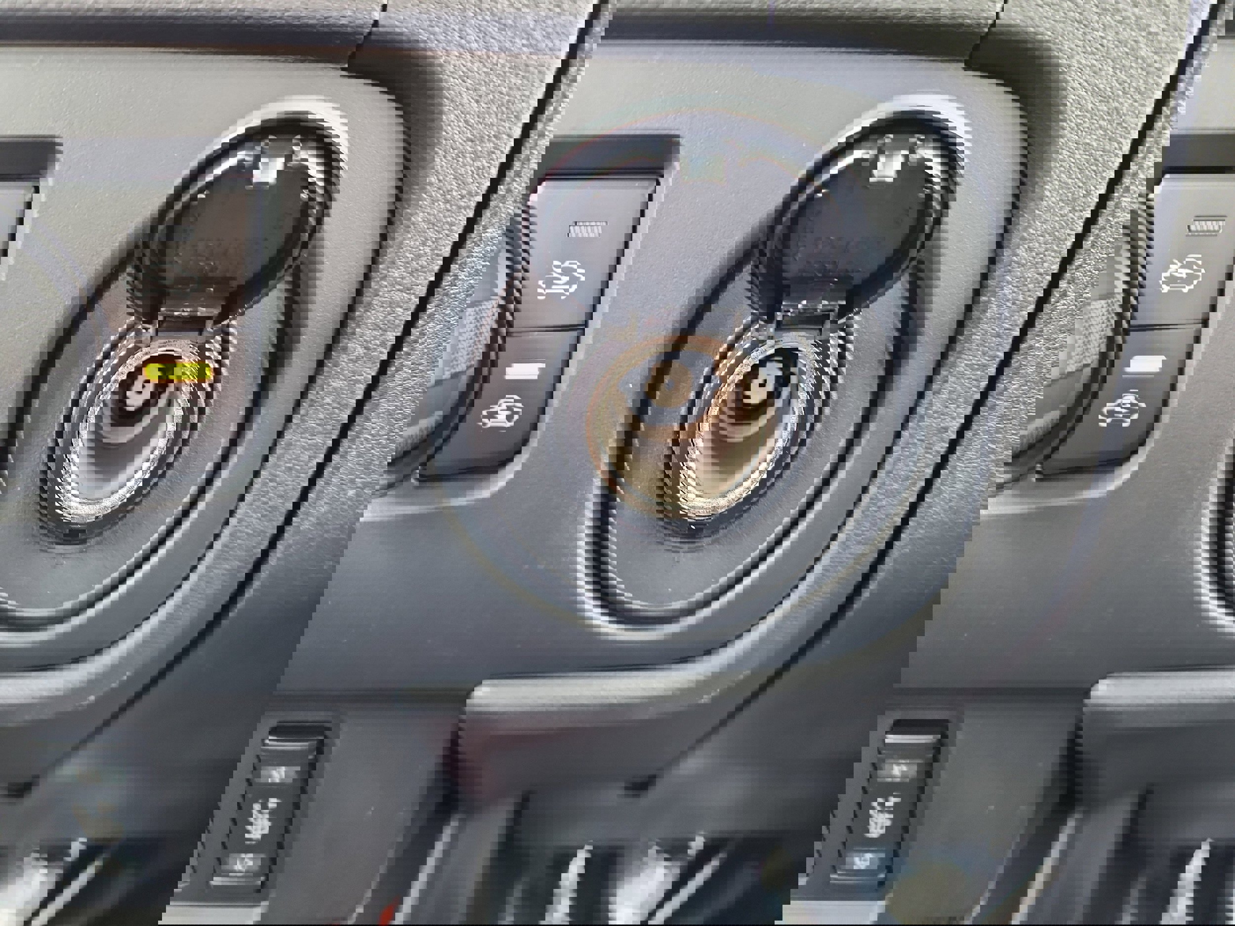 New 2026 Nissan Frontier PRO-4X w/ Pro-4x Convenience Package image 17