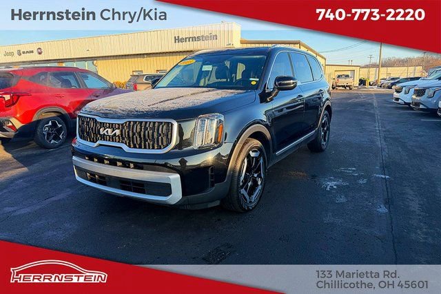 Used 2024 Kia Telluride EX w/ EX Captain's Chair Package image 3
