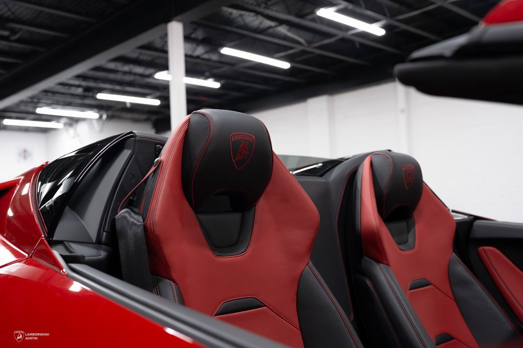 Used 2023 Lamborghini Huracan EVO image 46