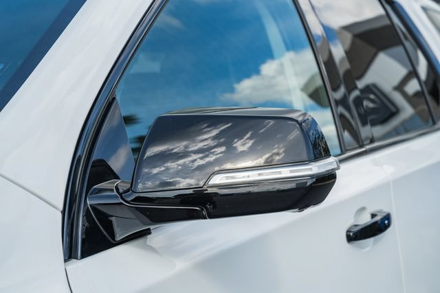 Used 2020 Chevrolet Traverse Premier w/ Redline Edition FWD image 15