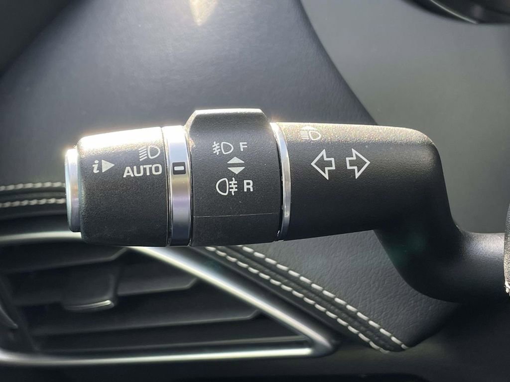 Used 2018 Jaguar F-PACE R-Sport image 23