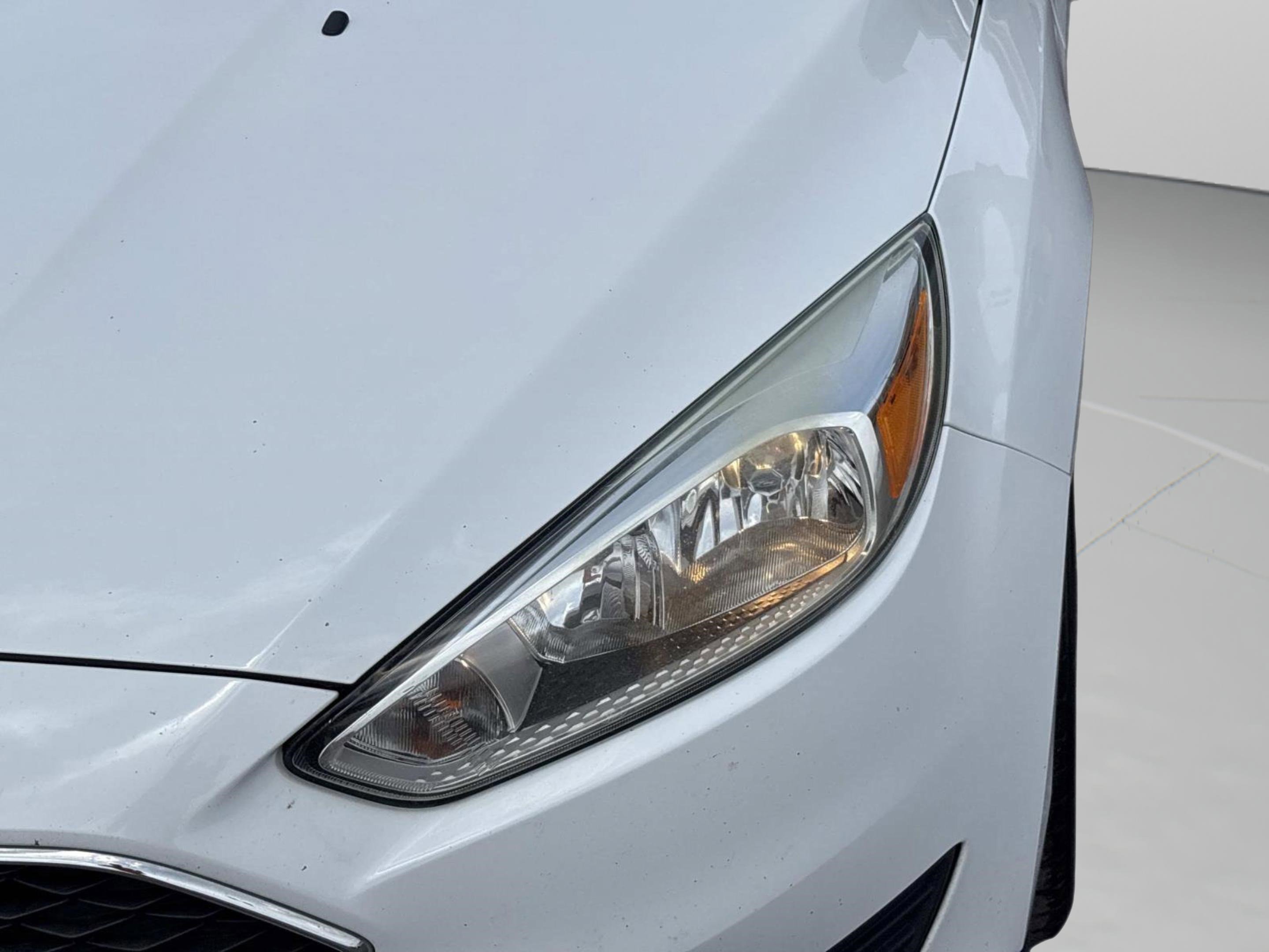 Used 2015 Ford Focus SE FWD image 32