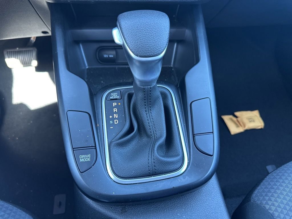 Used 2025 Kia Soul LX w/ LX Technology Package FWD image 26
