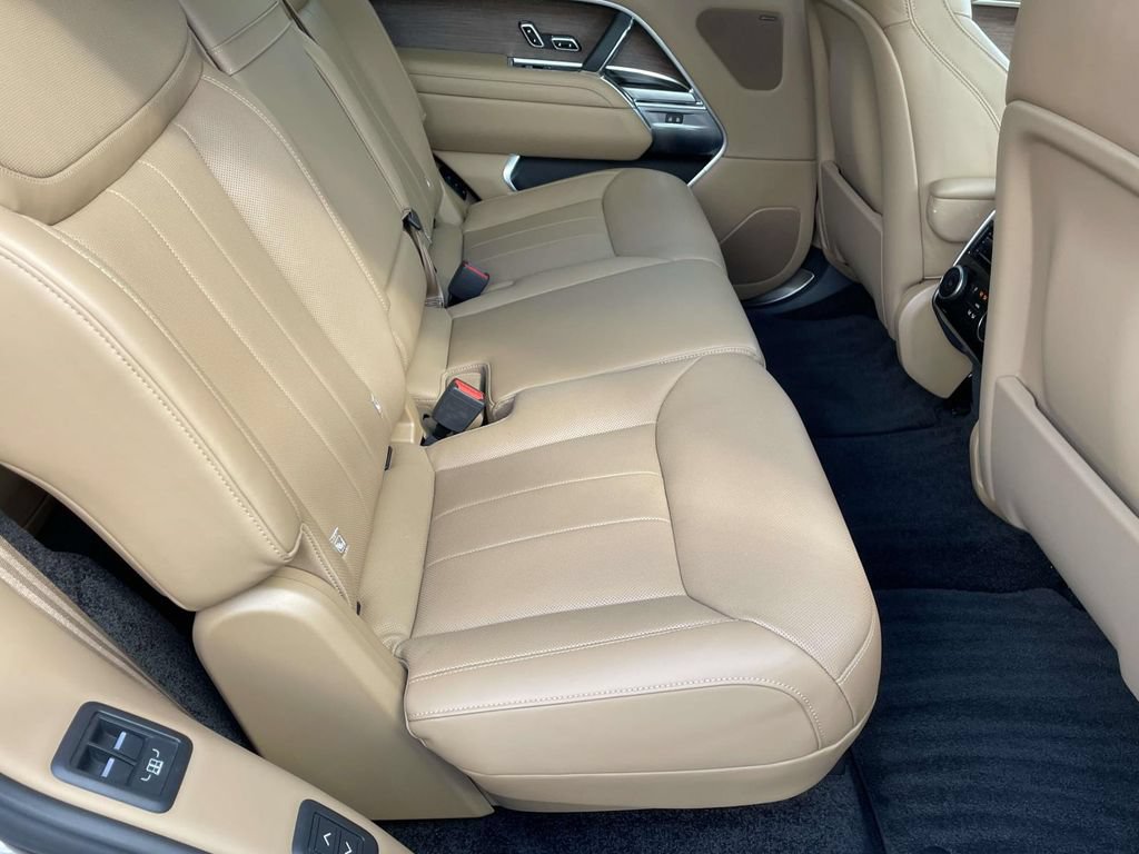 Certified 2023 Land Rover Range Rover Long Wheelbase SE AWD/4WD image 21