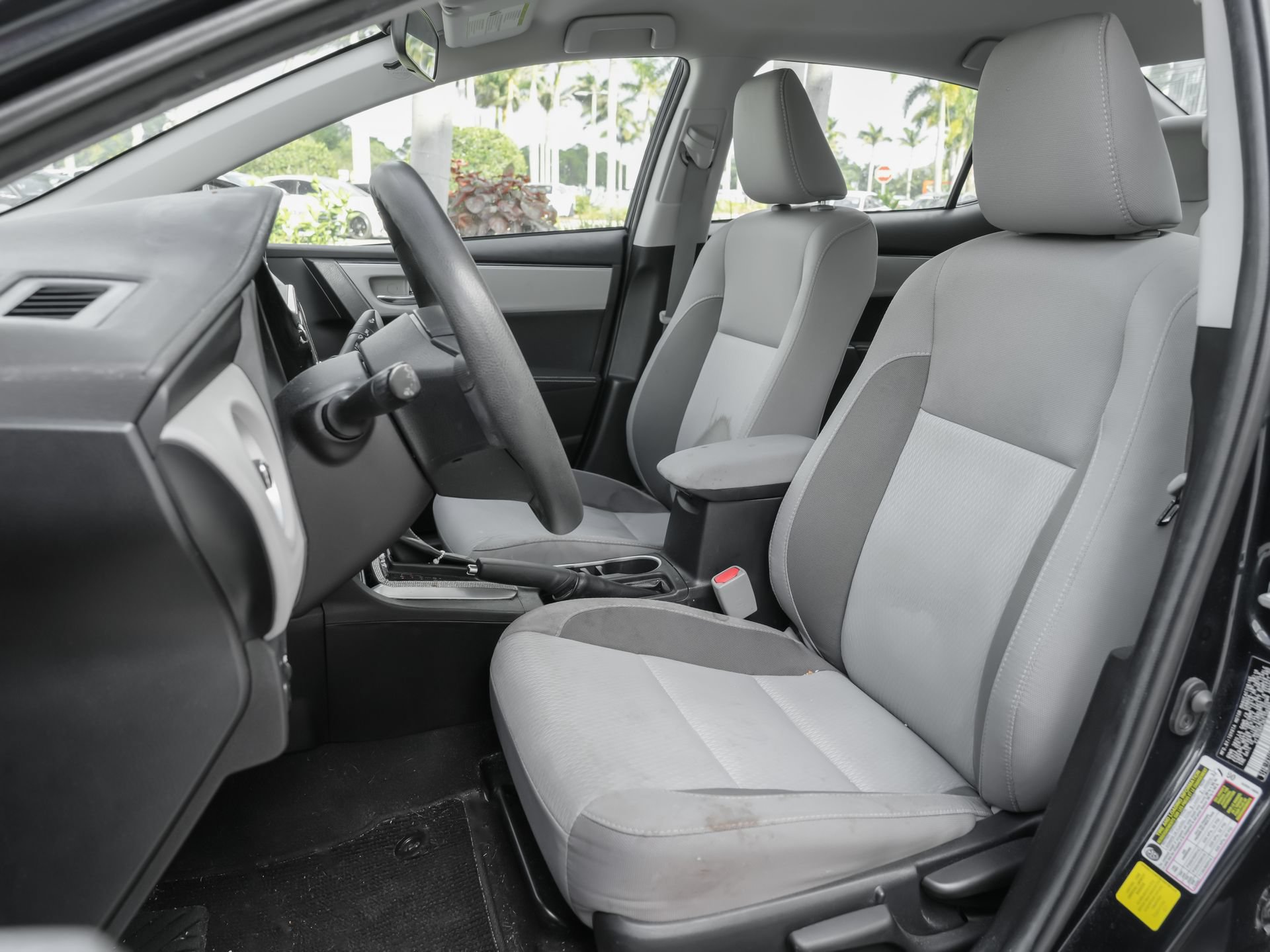 Used 2019 Toyota Corolla LE FWD image 17