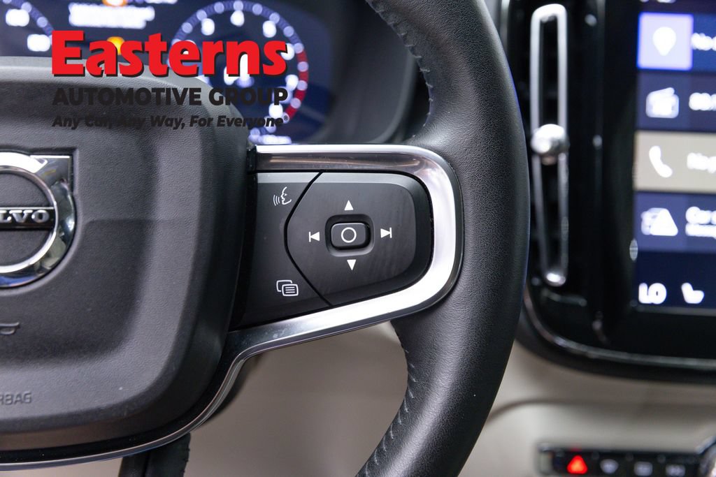 Used 2019 Volvo XC40 T5 Momentum AWD/4WD image 15