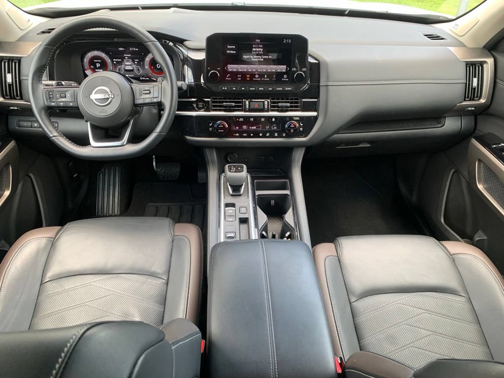 Used 2025 Nissan Pathfinder Platinum w/ Cargo Package FWD image 16