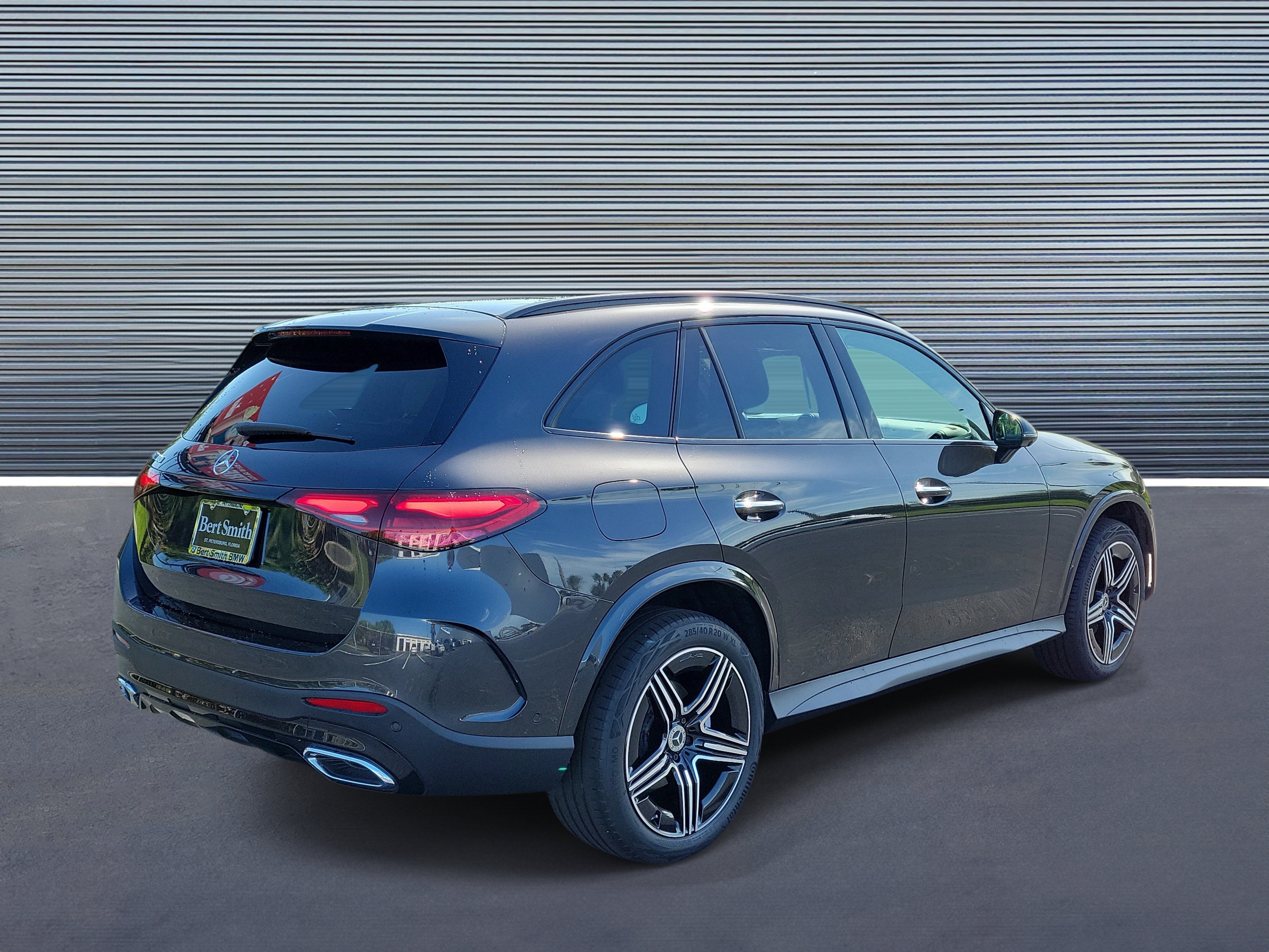 Used 2024 Mercedes-Benz GLC 300 image 3
