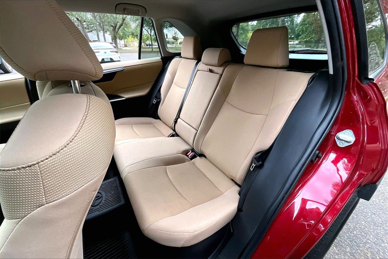 Used 2023 Toyota RAV4 LE image 19