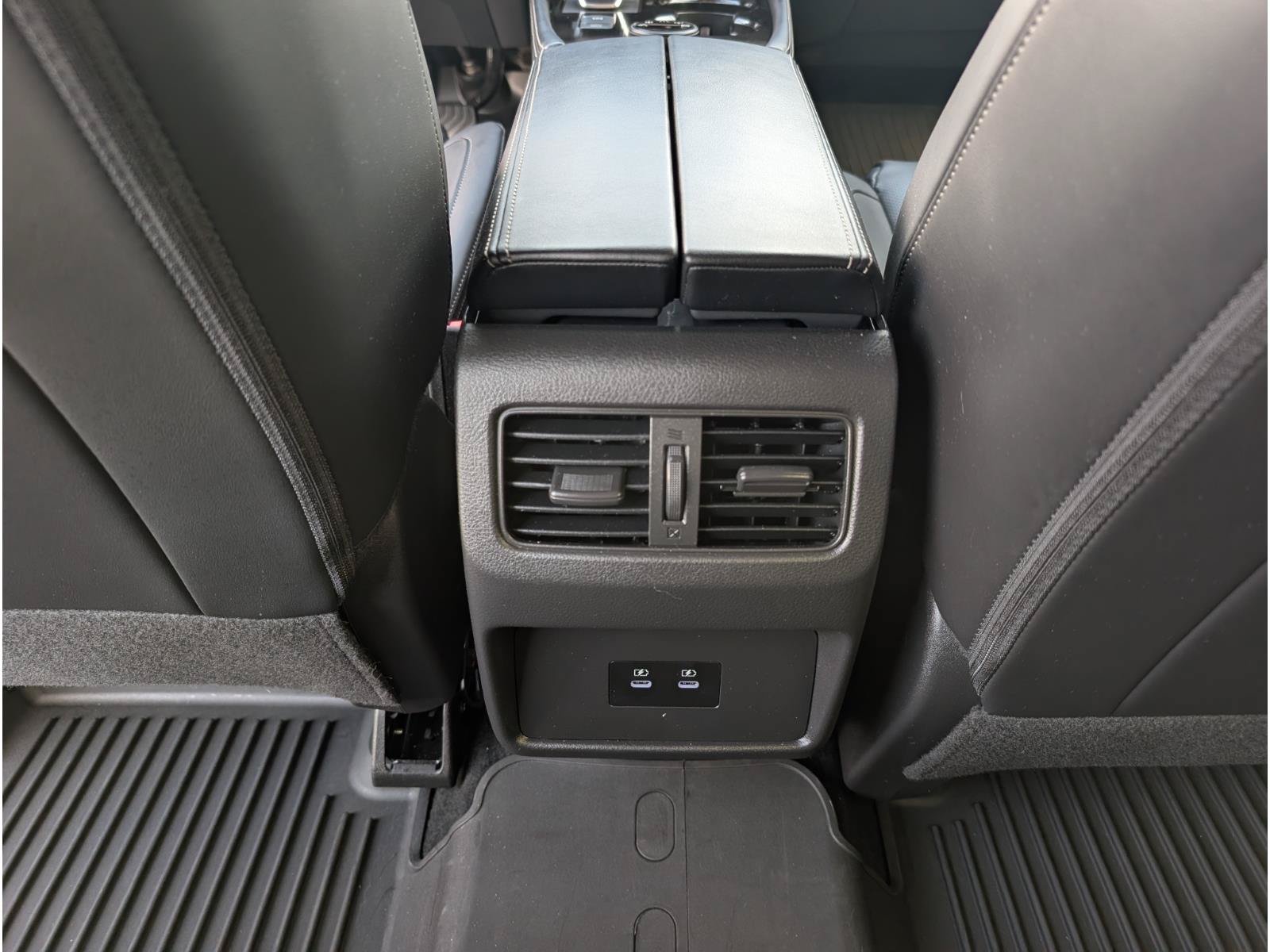 Used 2024 Nissan Rogue Platinum AWD/4WD image 14