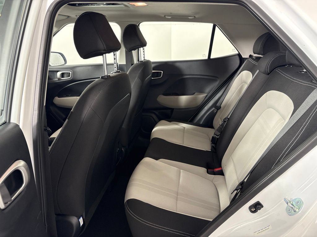 Used 2025 Hyundai Venue SEL FWD image 22