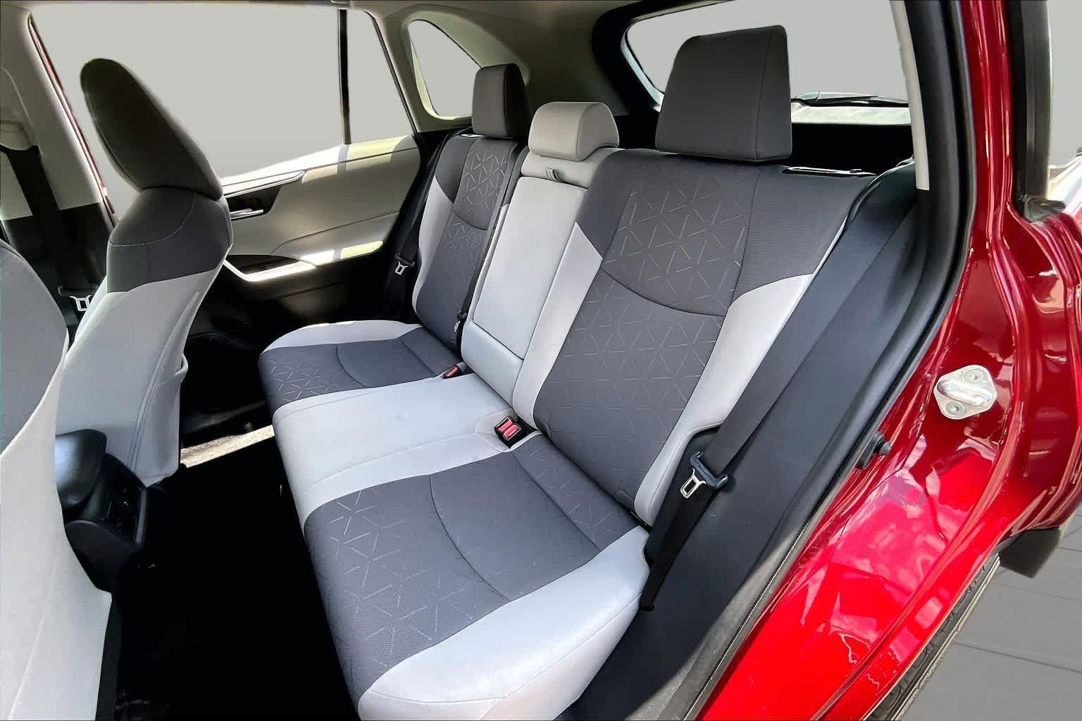 Used 2021 Toyota RAV4 XLE w/ Convenience Package AWD/4WD image 20
