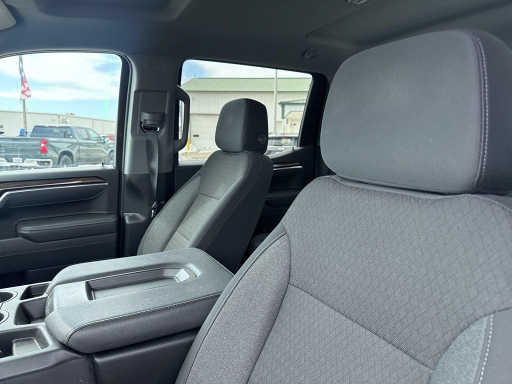 Used 2025 Chevrolet Silverado 1500 LT AWD/4WD image 21