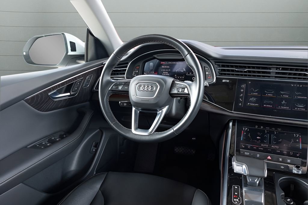 Used 2023 Audi Q8 Premium Plus AWD/4WD image 29