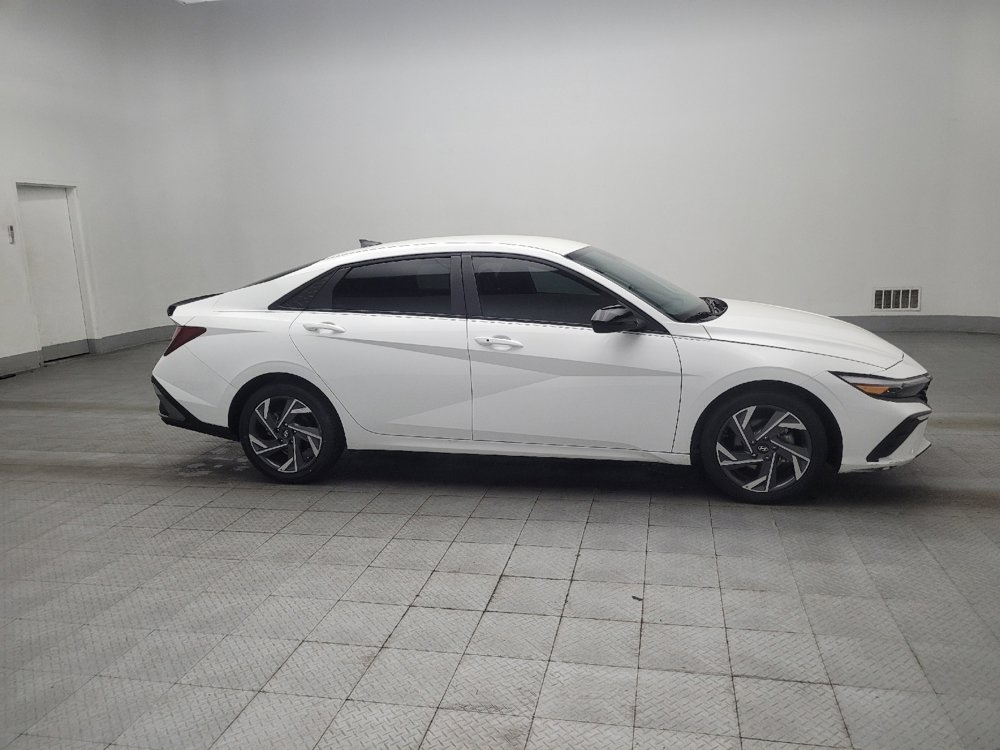 Used 2025 Hyundai Elantra Sport image 11