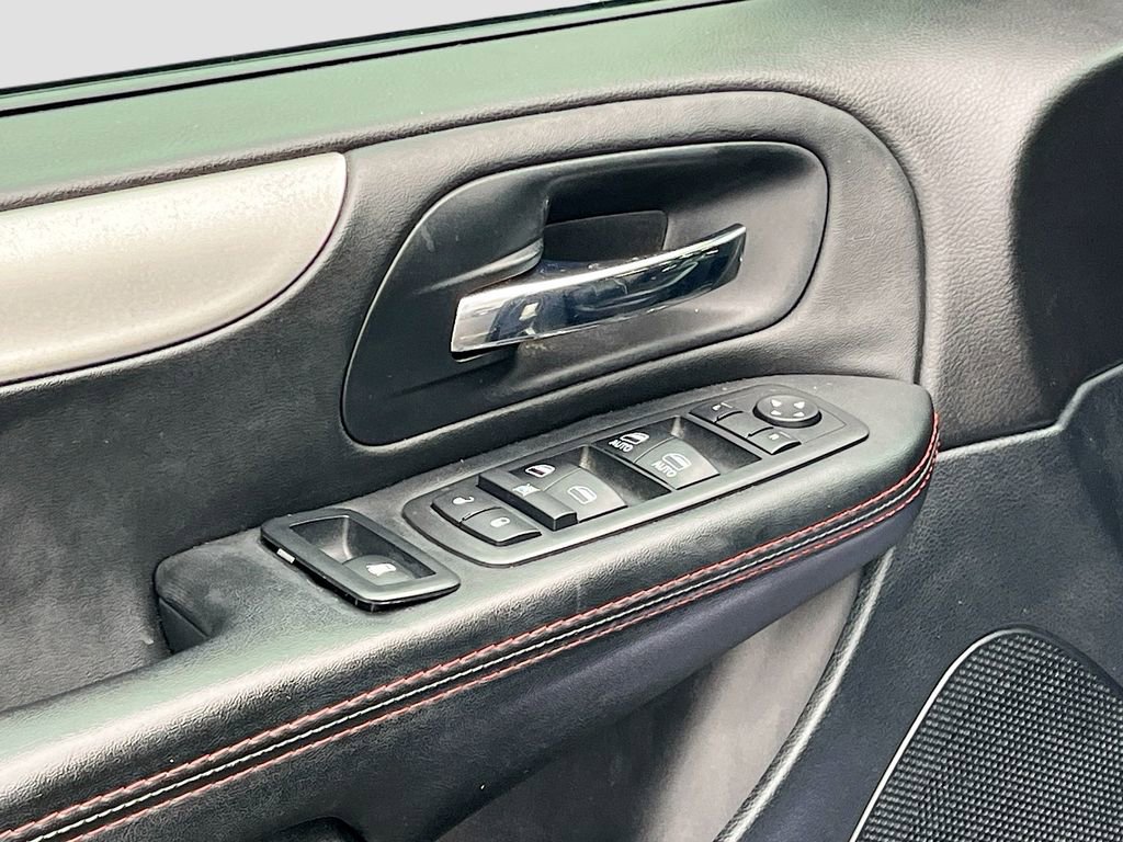 Certified 2018 Dodge Grand Caravan GT FWD image 17