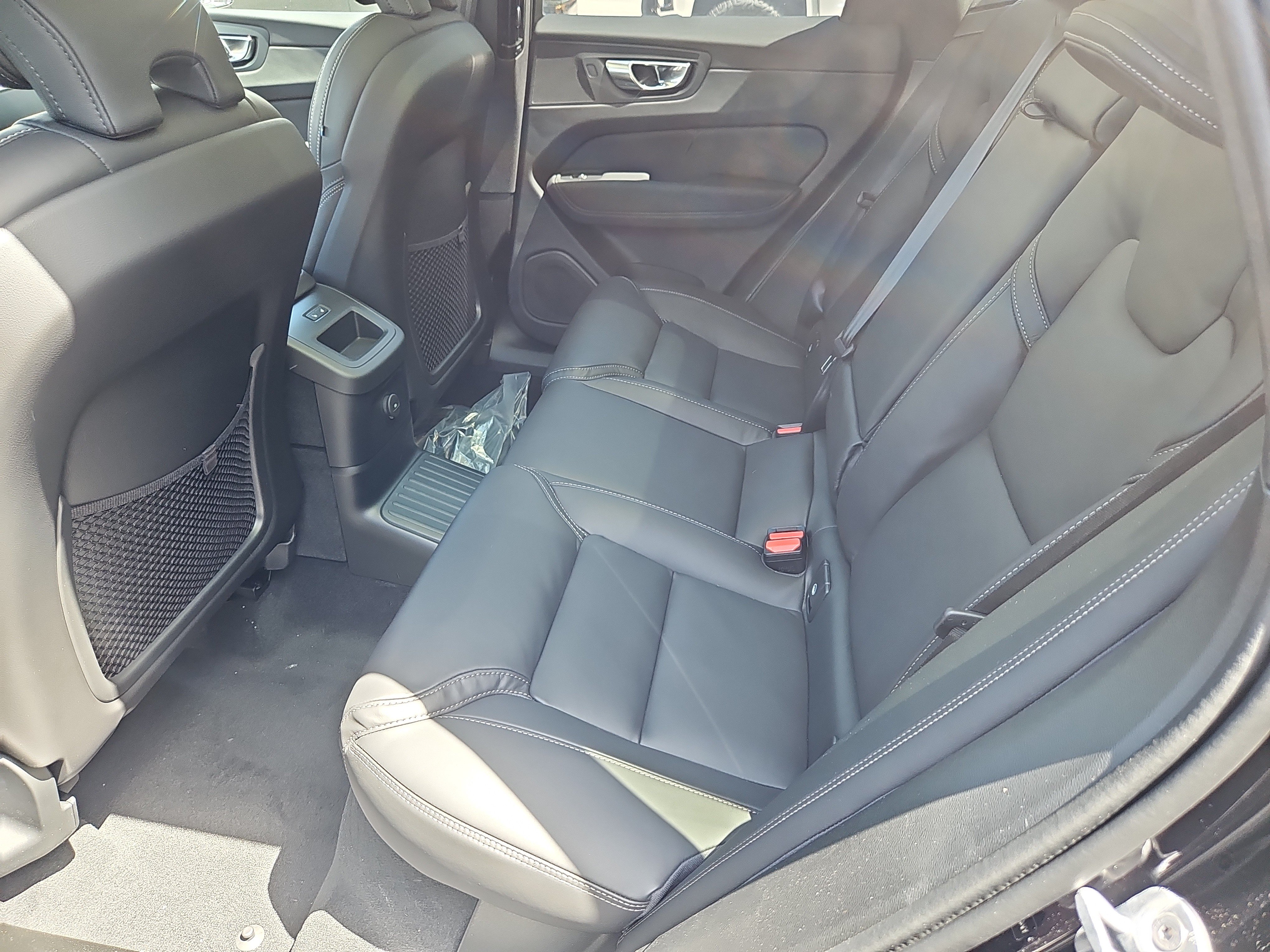 New 2026 Volvo XC60 T8 Ultra w/ Protection Package Premier AWD/4WD image 21