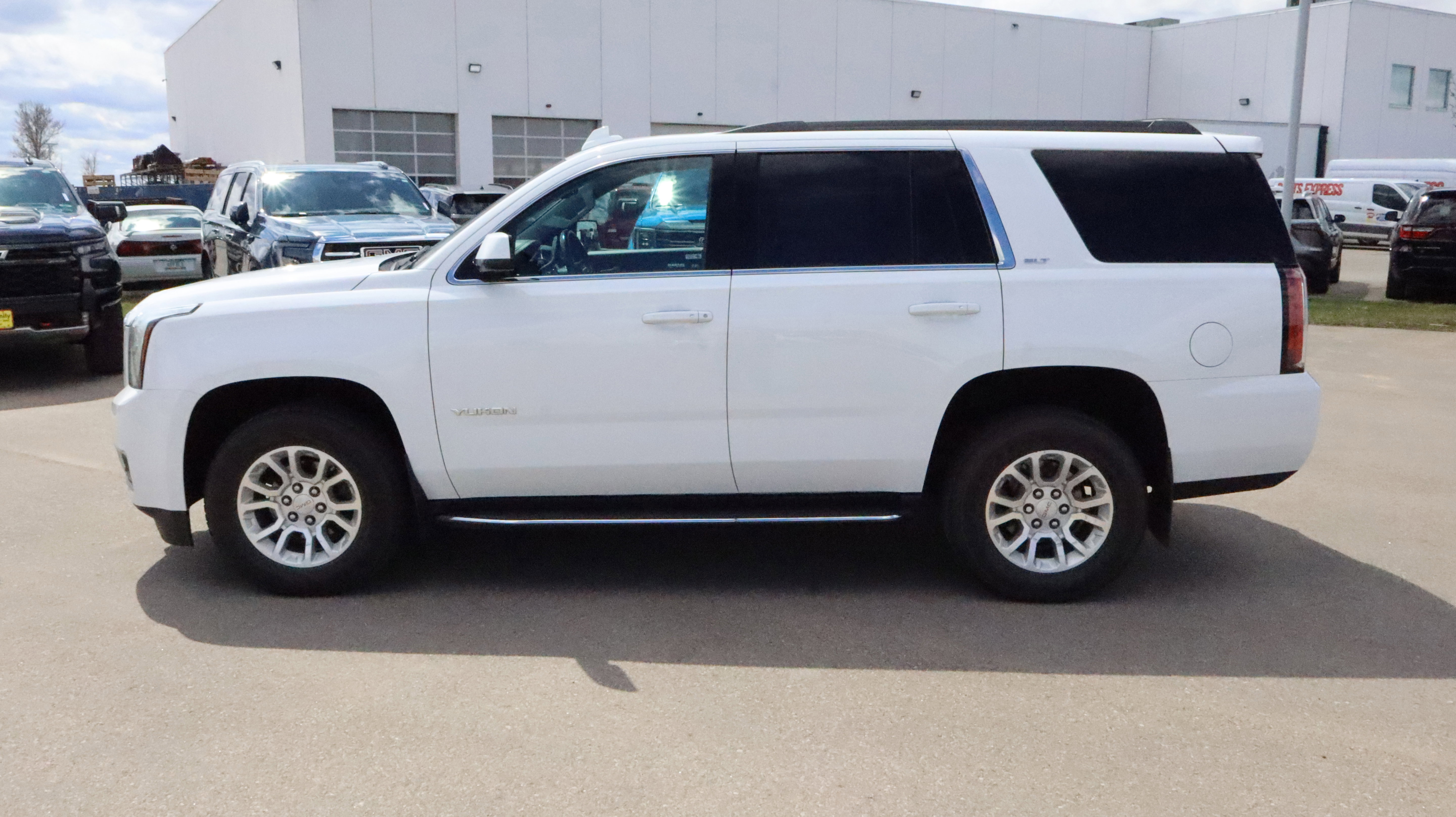 Used 2018 GMC Yukon SLT w/ Open Road Package AWD/4WD image 4