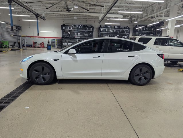Used 2021 Tesla Model 3 Standard Range Plus image 5