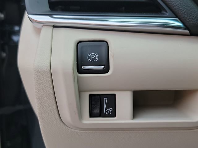 Used 2025 Cadillac CT4 Premium Luxury image 16