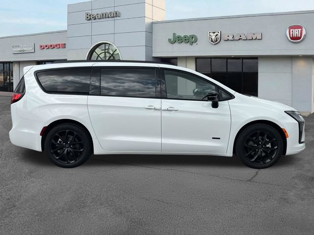 New 2027 Chrysler Pacifica Select FWD image 8