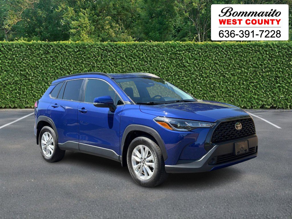Used 2023 Toyota Corolla Cross LE w/ Moonroof Package image 1