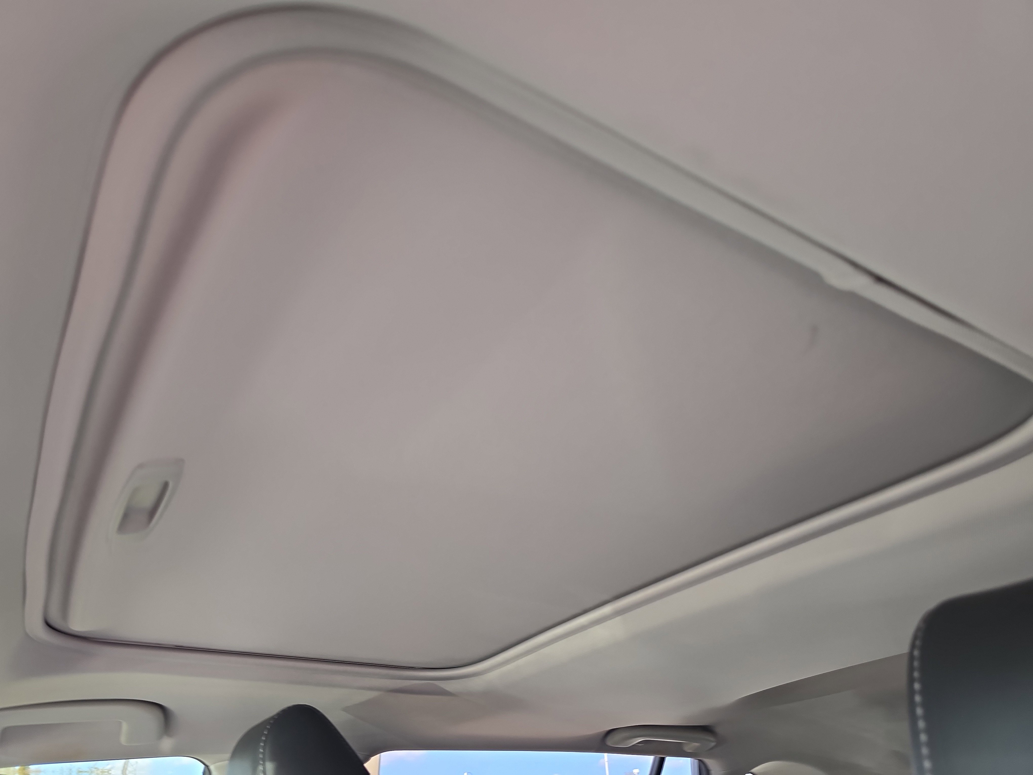 Used 2020 Toyota RAV4 XLE Premium image 25