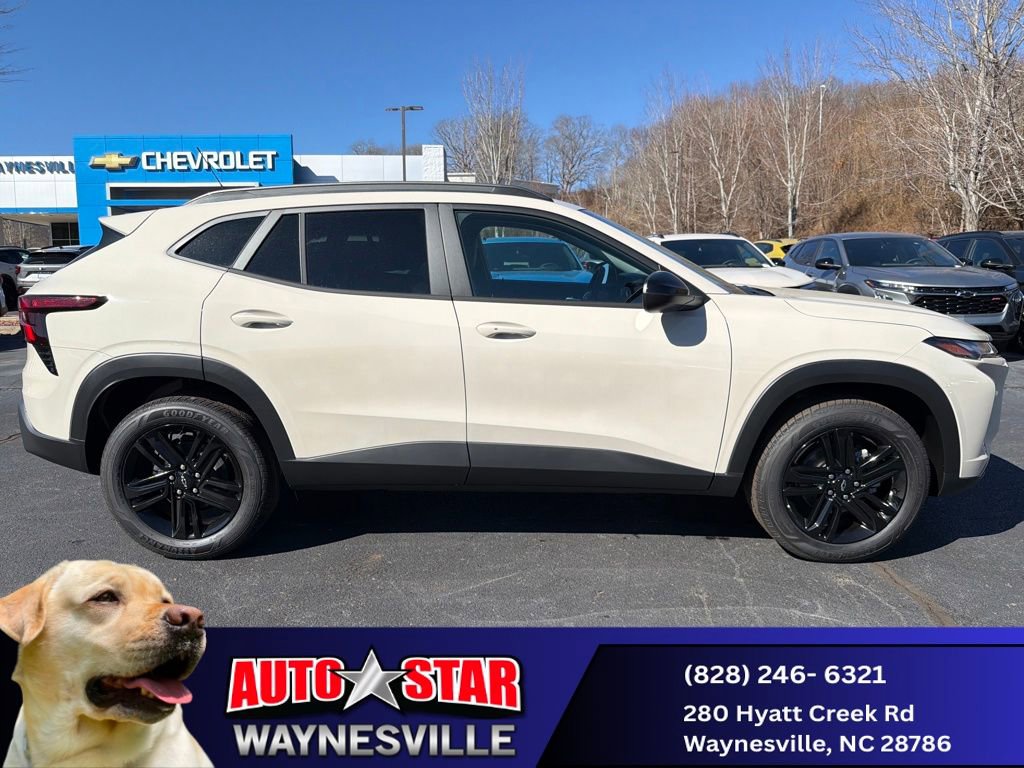 New 2026 Chevrolet Trax ACTIV FWD image 2