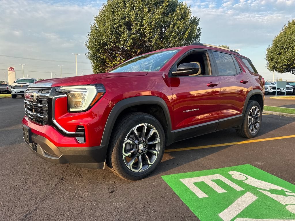 Used 2025 GMC Terrain Elevation w/ Elevation Premium Package AWD/4WD video 2
