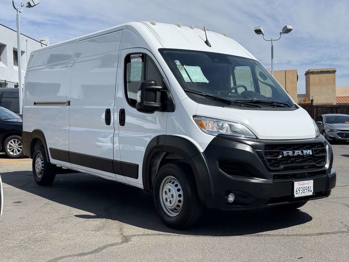 Used 2025 RAM ProMaster 2500 w/ Convenience Group FWD image 4