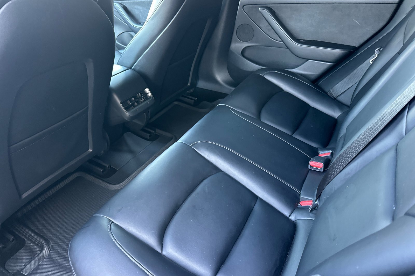 Used 2021 Tesla Model 3 Standard Range Plus image 12