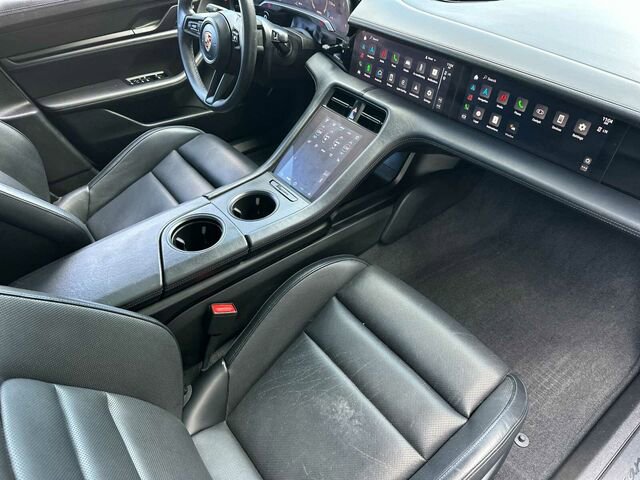 Used 2023 Porsche Taycan image 18