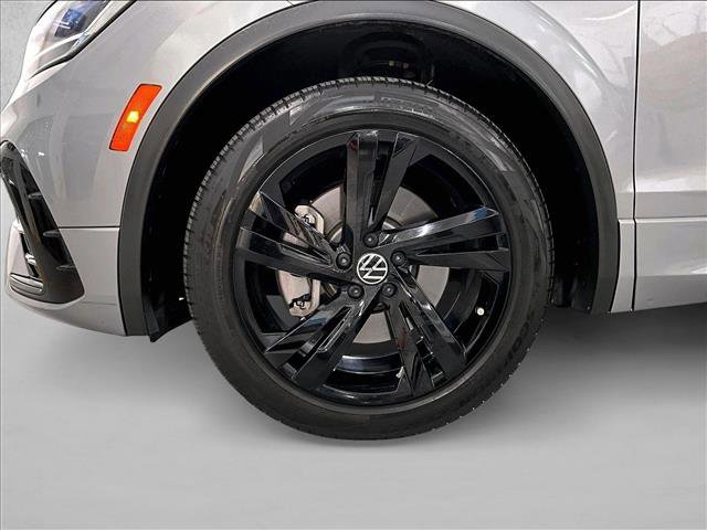 Used 2023 Volkswagen Tiguan SE R-Line FWD image 10