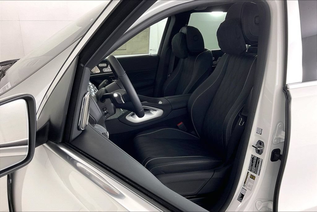 New 2026 Mercedes-Benz Maybach GLS 600 4MATIC image 9