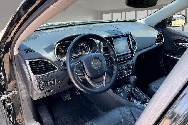 Used 2019 Jeep Cherokee Limited AWD/4WD image 13