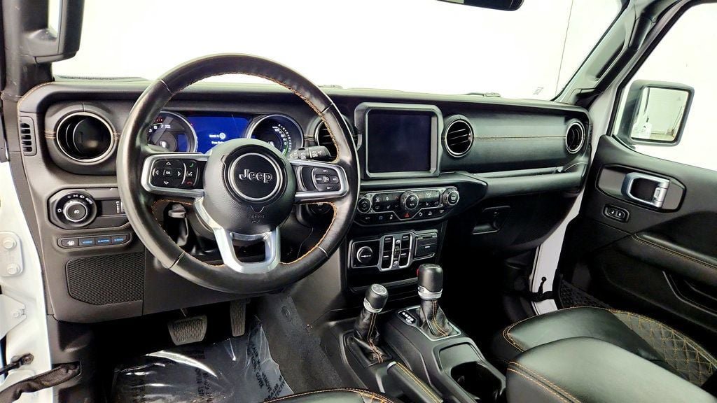 Used 2023 Jeep Wrangler Unlimited Sahara AWD/4WD image 12